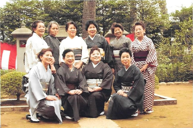 敬天愛人の会 御霊祭 東京奄美会女性部島踊り奉納