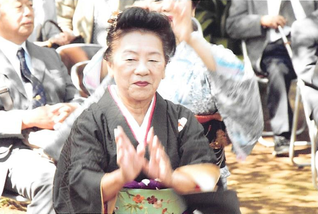 東京奄美会女性部島踊り奉納